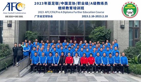 紧接着，船尾的动力系统被瞬间引爆，一大团火光，随着被击碎的螺旋桨以及动力系统零部件冲天而起。